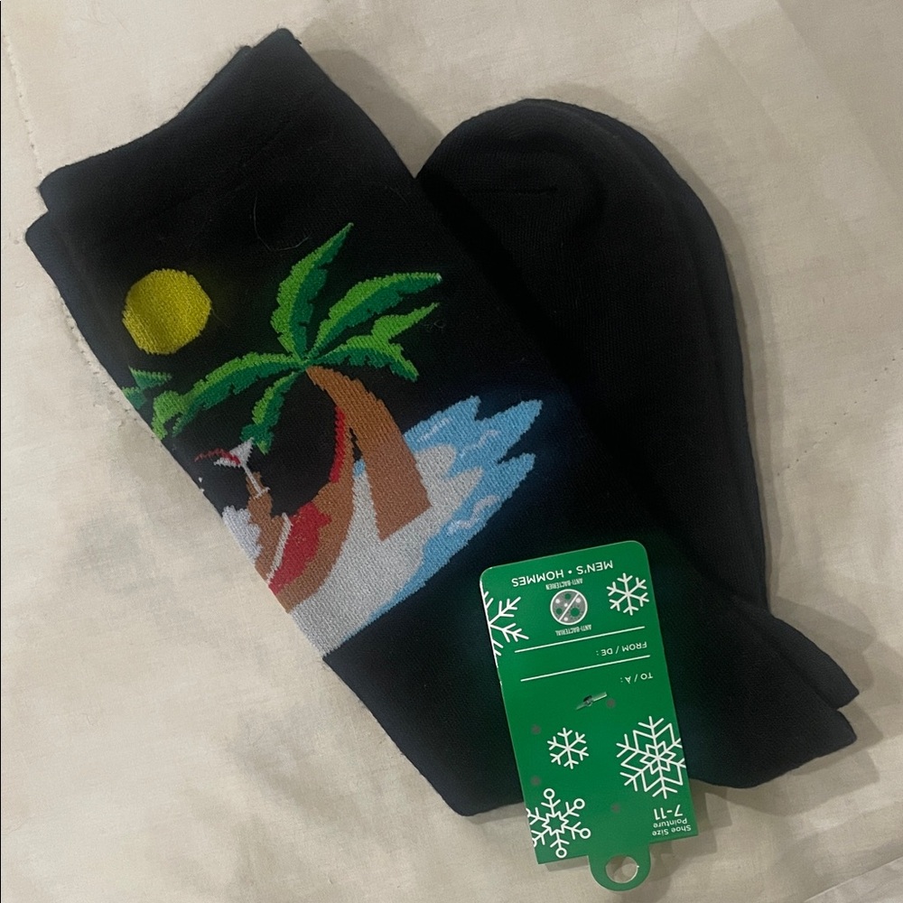EPC Men Tropical Island Palm Tree Sunset Antibacterial Crew Socks 7-11 NWT